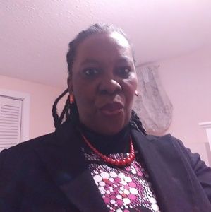 Meet your Posher, Rebecca